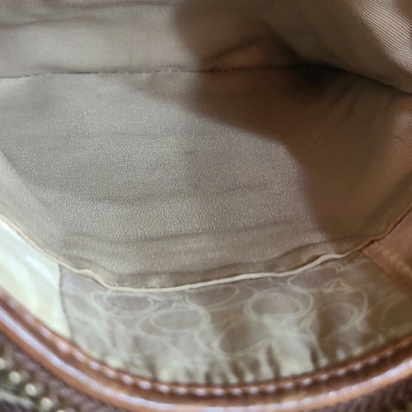 Signature Coach crossbody - Picture 6 of 8